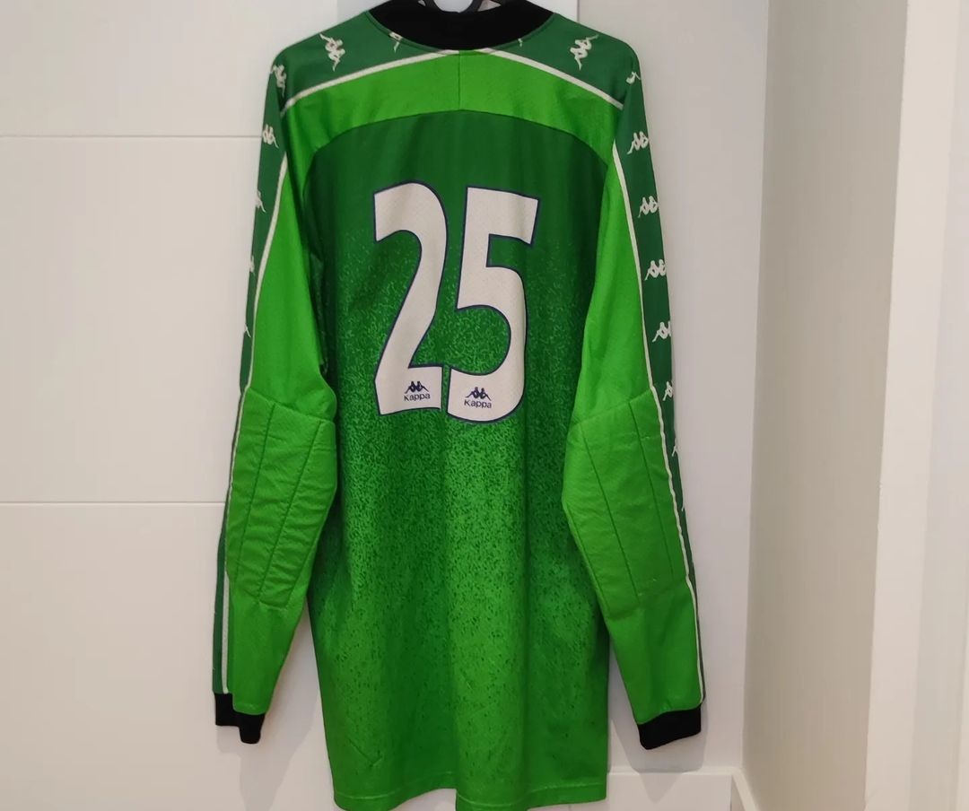 FC Barcelona 1997-98 GK 4 Kit