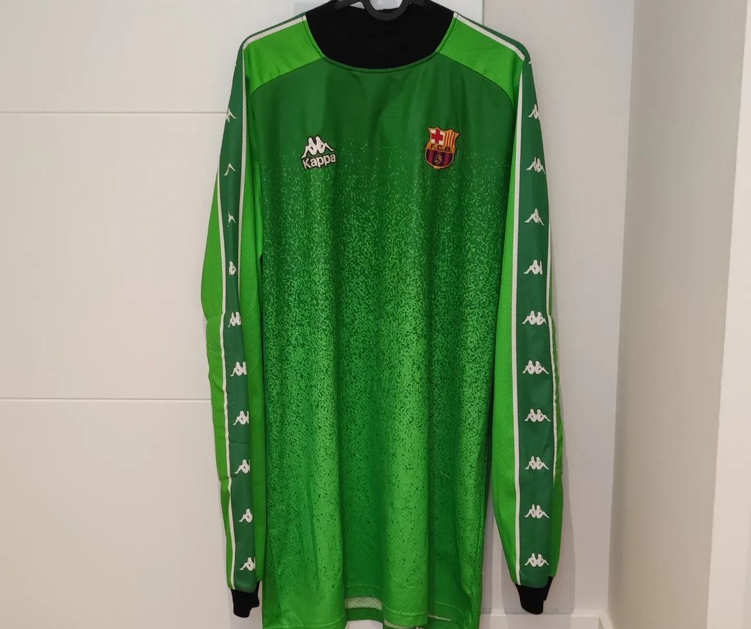 FC Barcelona 1997-98 GK 4 Kit