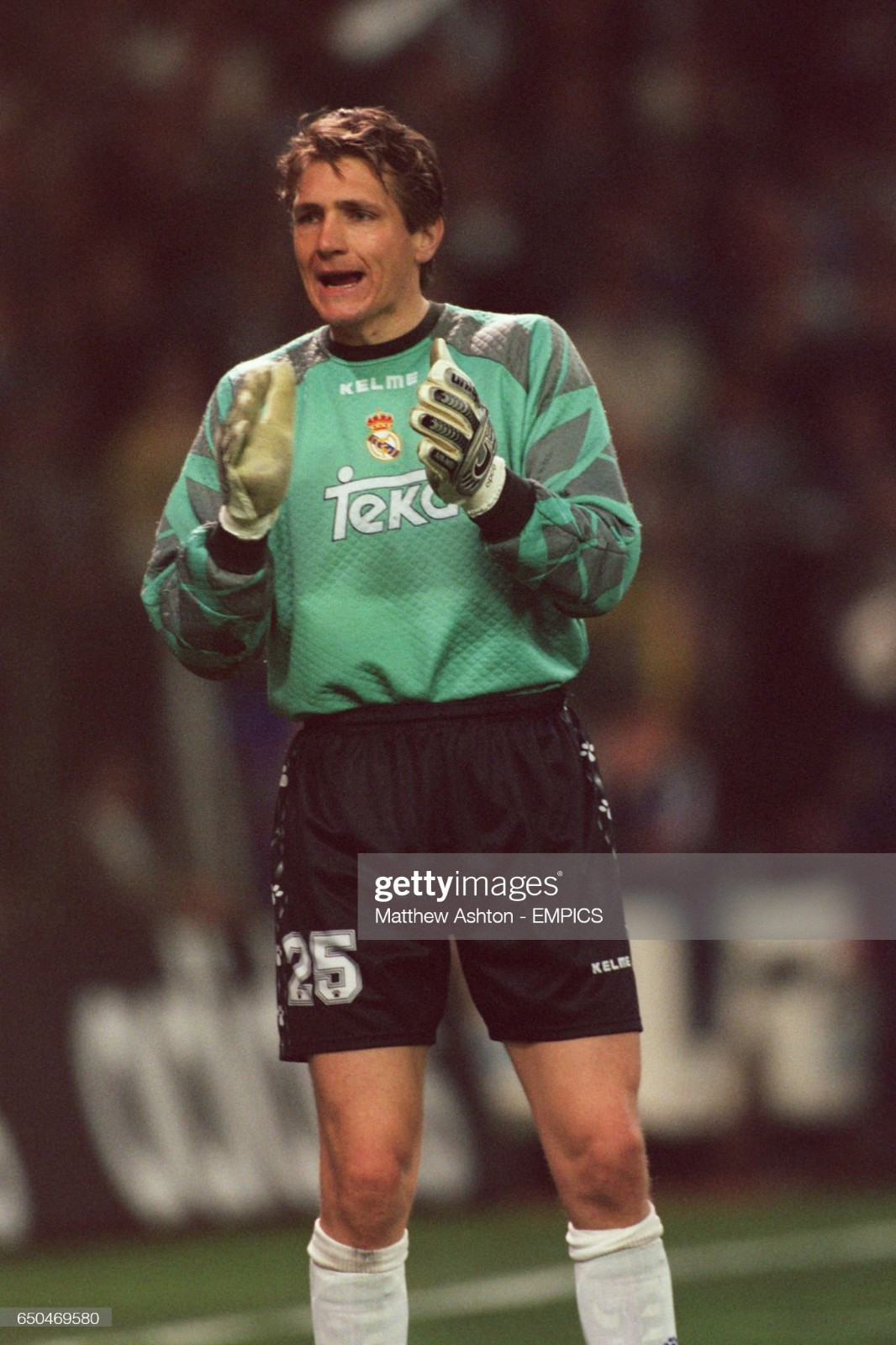 Real Madrid 1997-98 GK 4 Kit