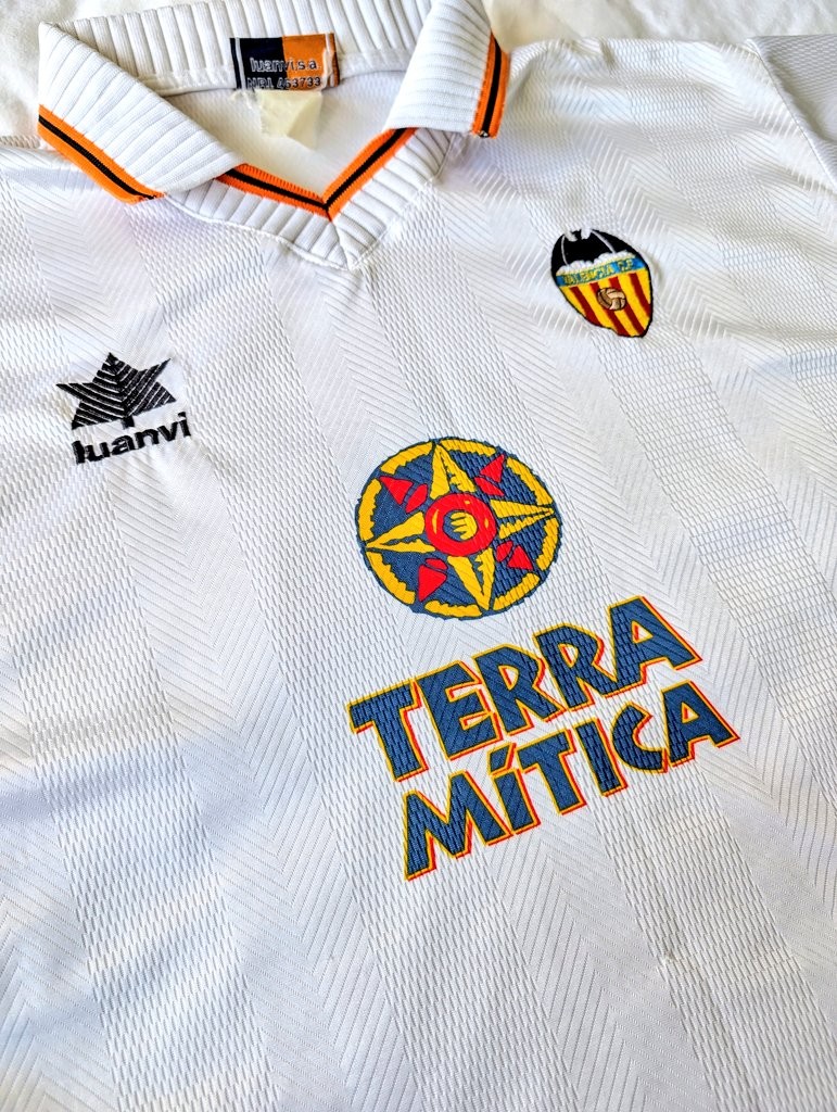Valencia CF 1998-99 Home Kit