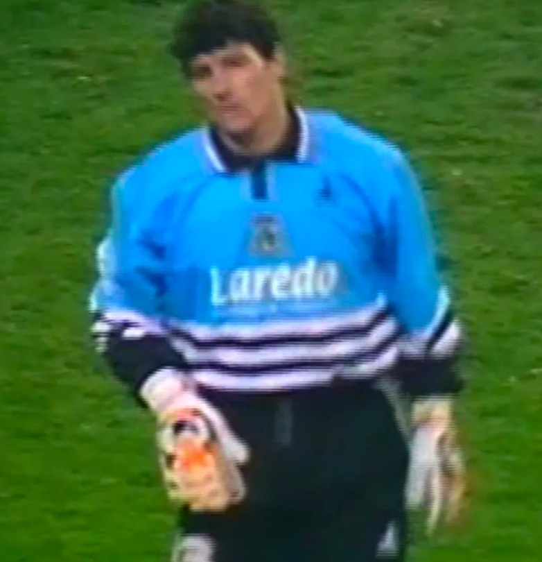 Racing de Santander 1998-99 GK 1 V2 Kit