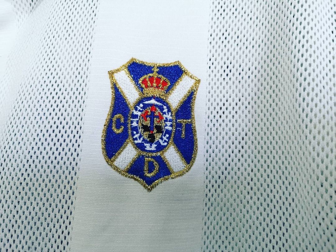CD Tenerife 1998-99 Home Kit