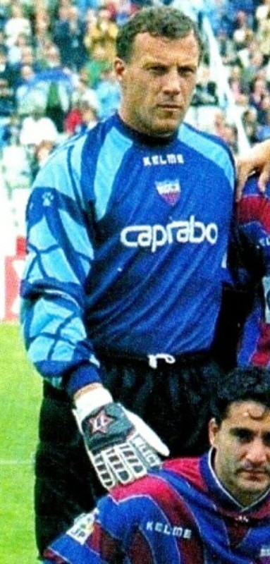 CF Extremadura 1998-99 GK 2 Kit