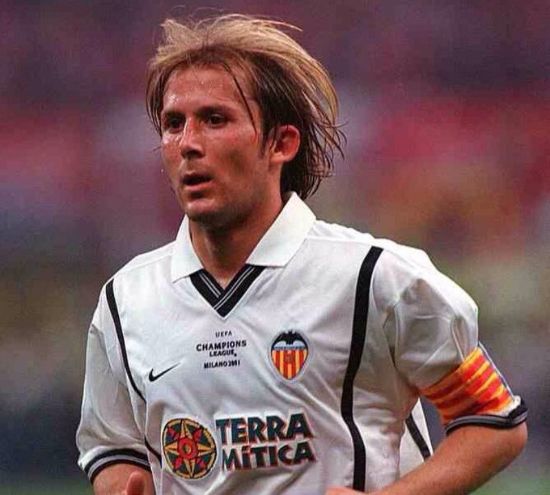 Valencia CF 2000-01 Champions League Final Kit