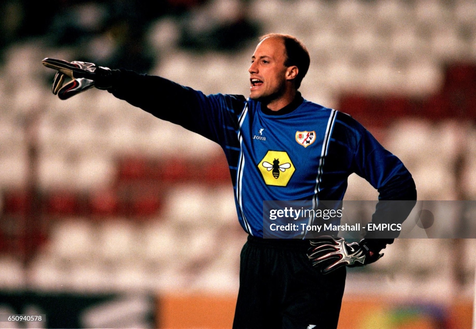 Rayo Vallecano 2000-01 GK 1 Kit
