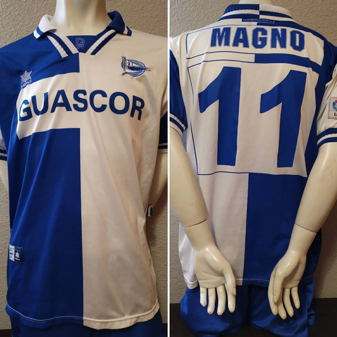 Deportivo Alavés 2000-01 Home Kit