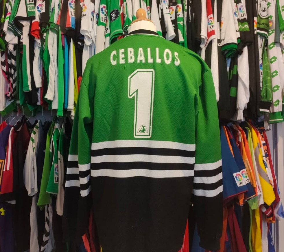 Racing de Santander 2000-01 GK 1 Kit