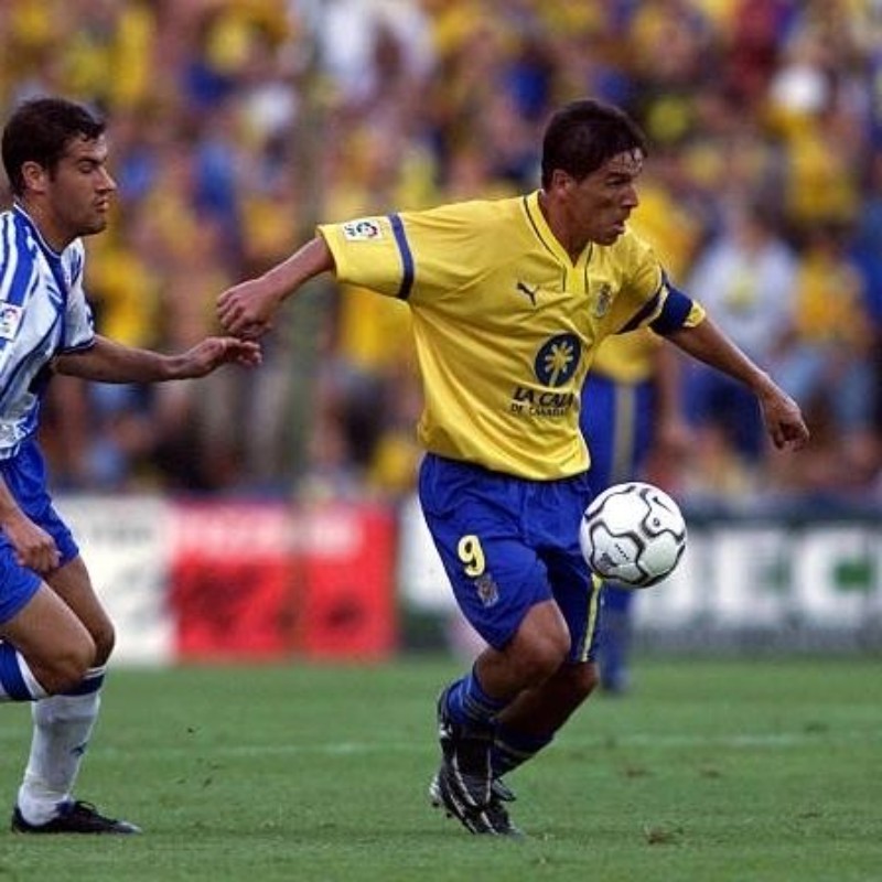 UD Las Palmas 2001-02 Home 2 Kit