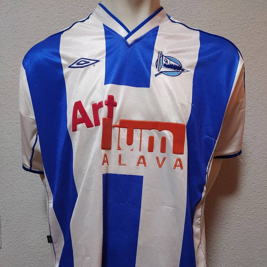 Deportivo Alavés 2002-03 Home Kit