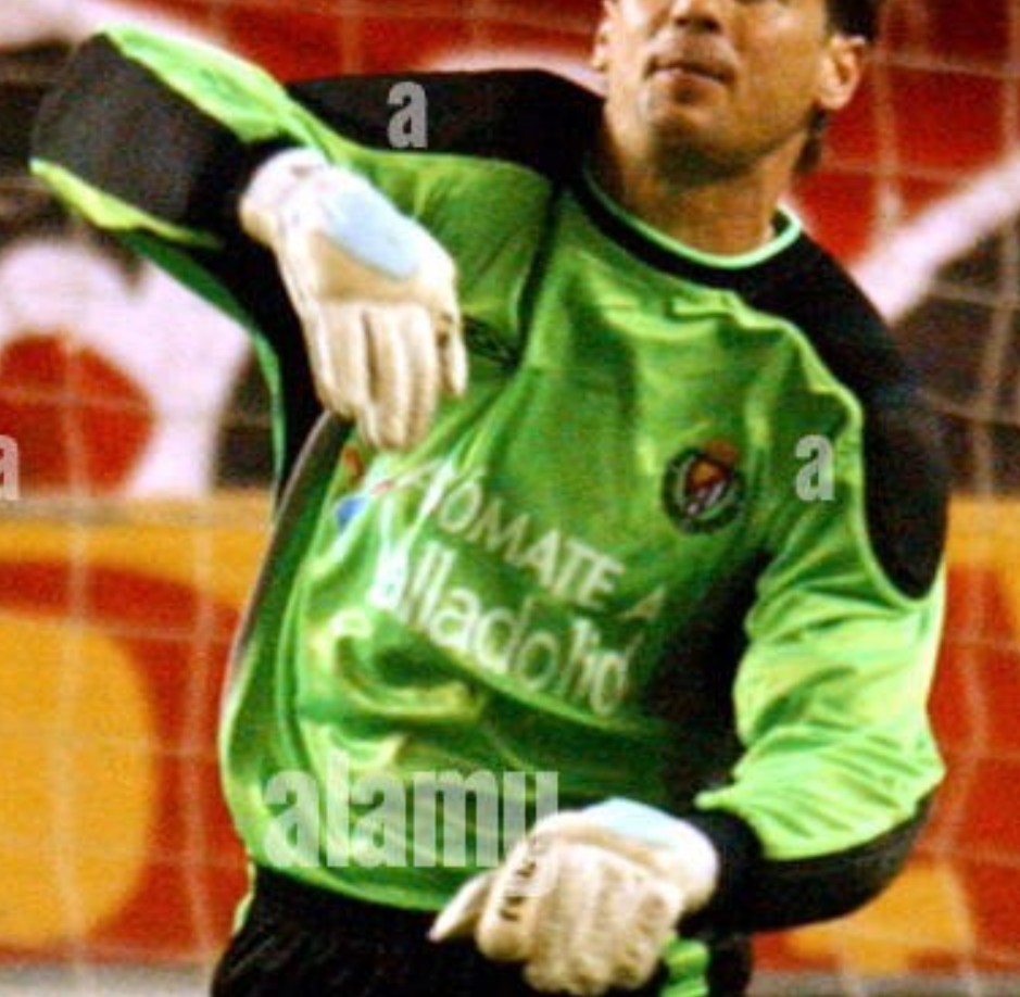 Real Valladolid 2003-04 GK 2 Kit