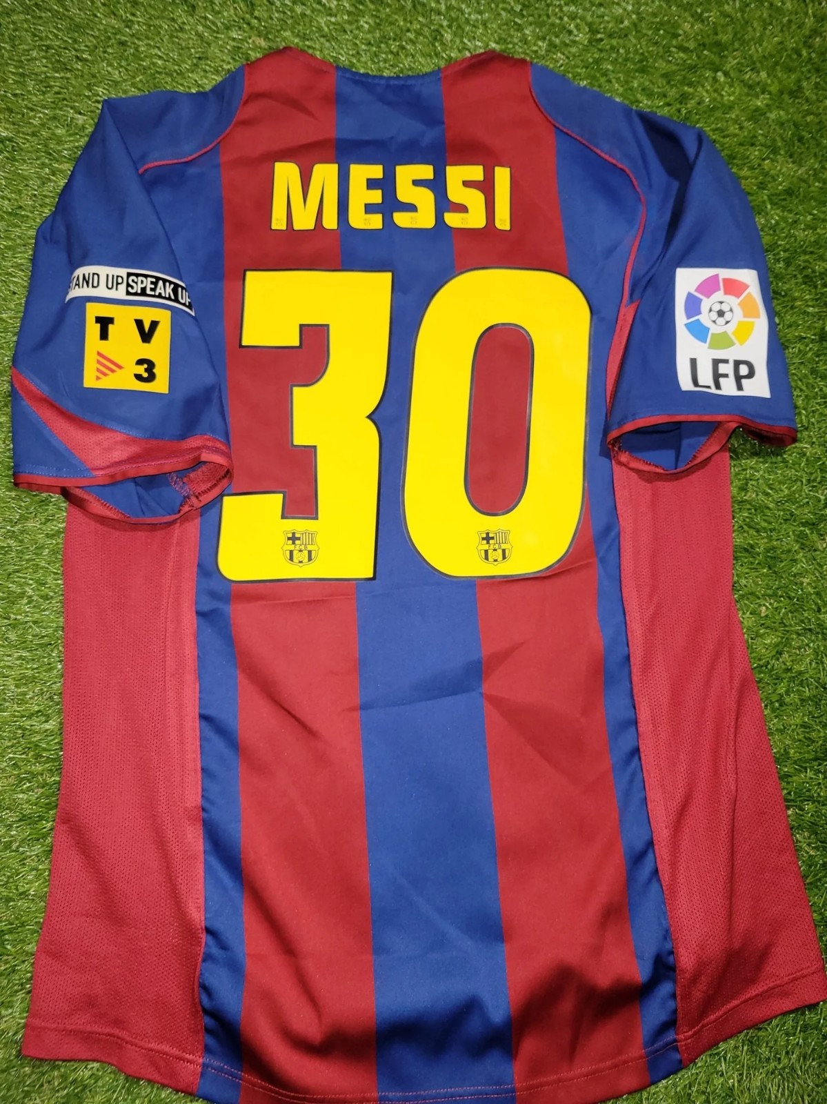 FC Barcelona 2004-05 Home V2 Kit