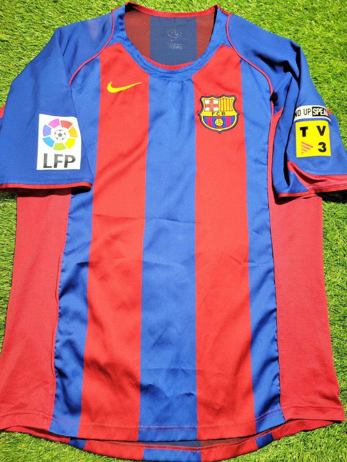 FC Barcelona 2004-05 Home V2 Kit