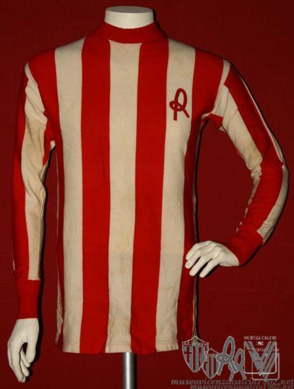 LR Vicenza 1973-74 Home Kit
