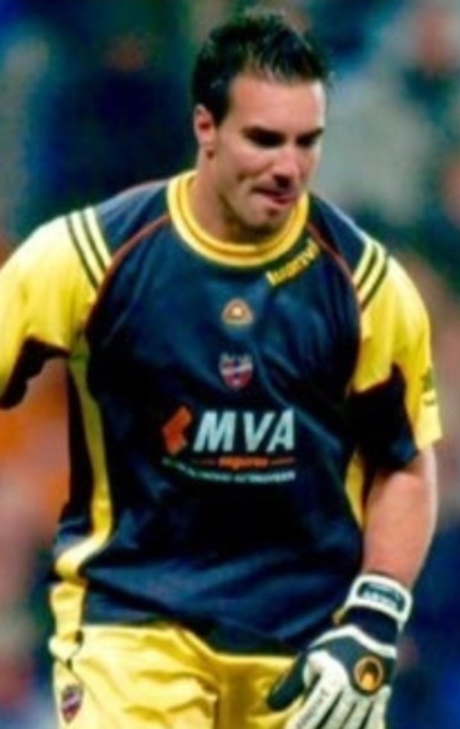 Levante UD 2004-05 GK Kit