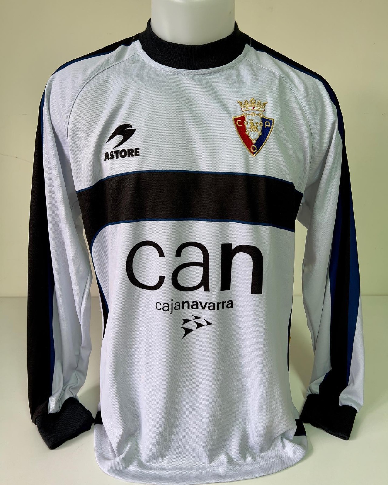CA Osasuna 2004-05 GK Kit