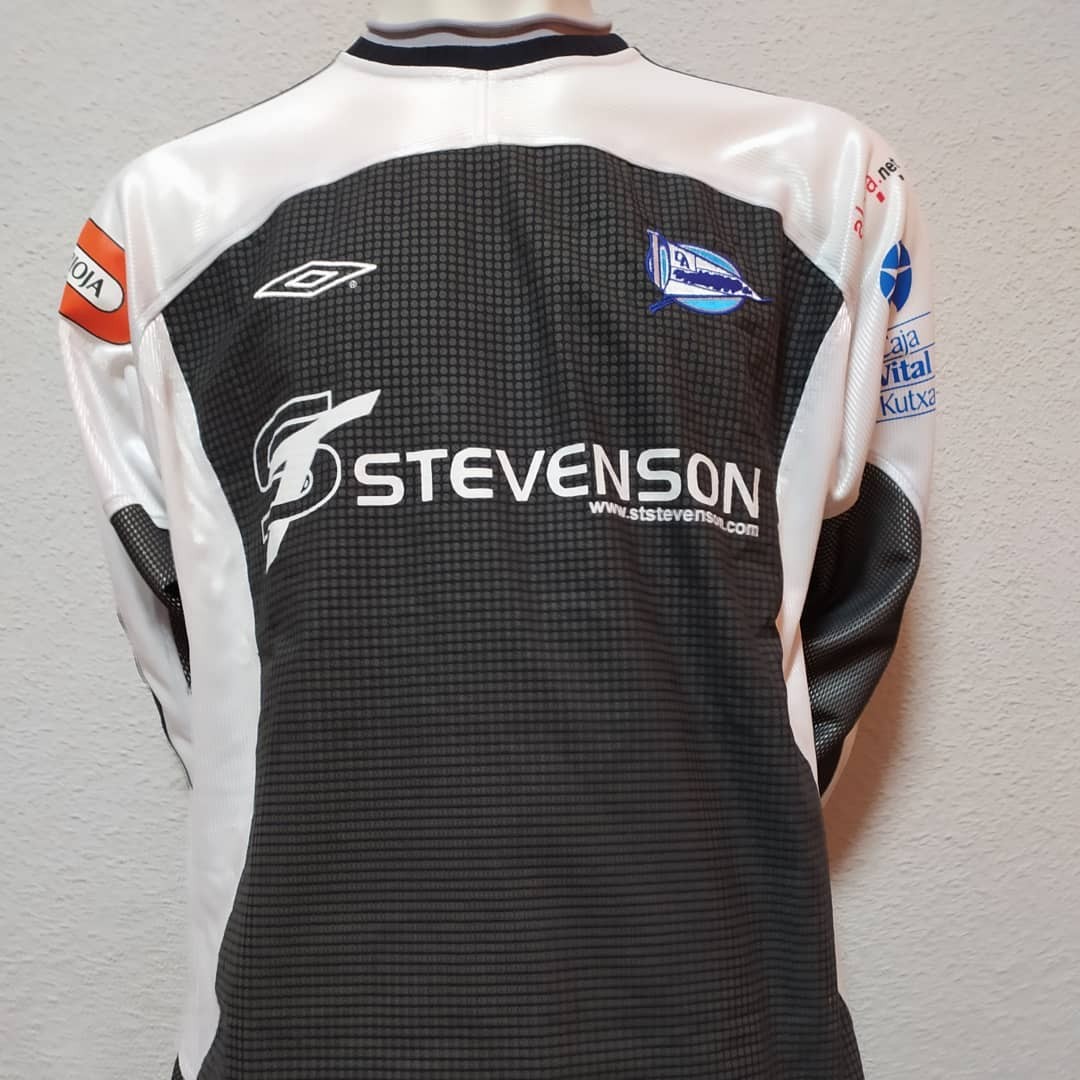 Deportivo Alavés 2005-06 GK Kit