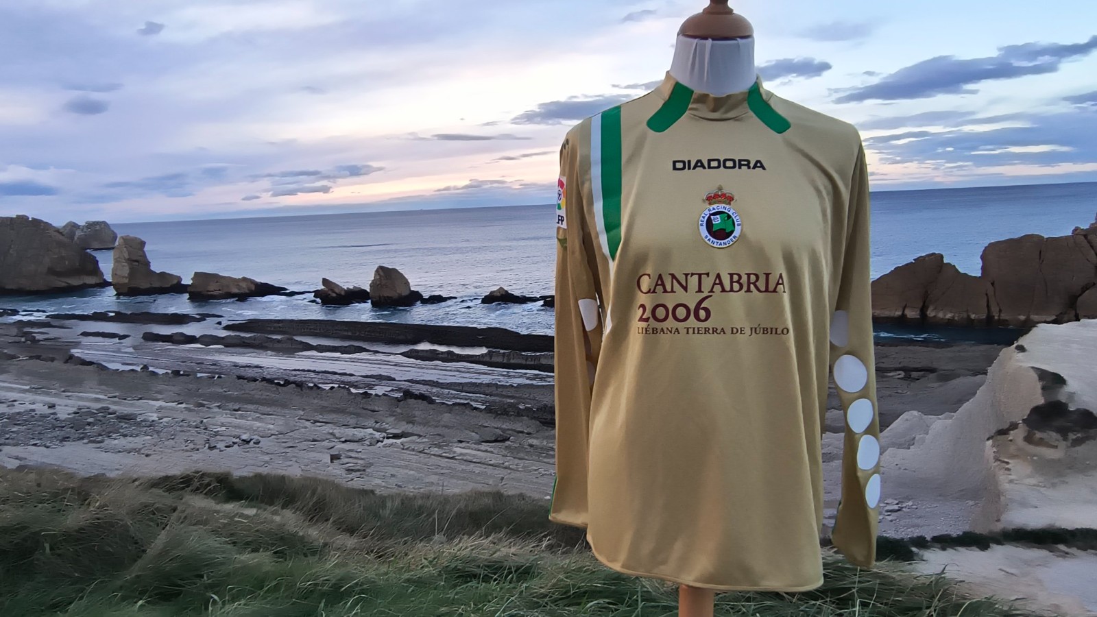 Racing de Santander 2005-06 GK 1 Kit