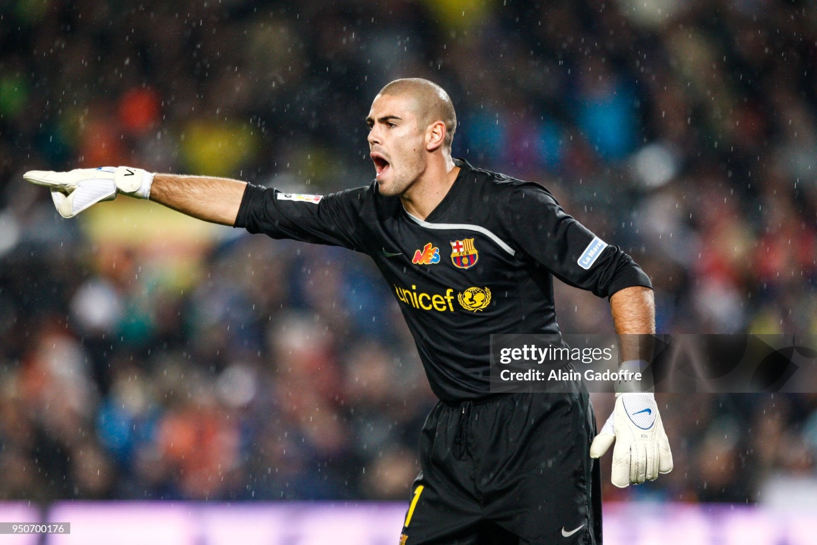 FC Barcelona 2008-09 GK 1 V2 Kit