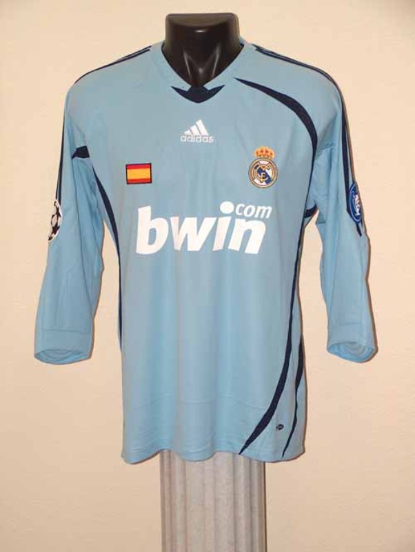 Real Madrid 2008-09 GK 1 V2 Kit