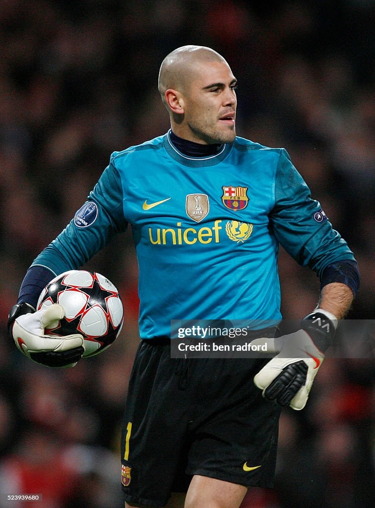 FC Barcelona 2009-10 GK 4 V2 Kit