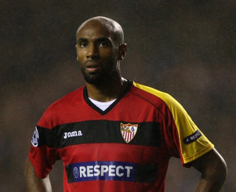 Sevilla FC 2009-10 European Away V2 Kit