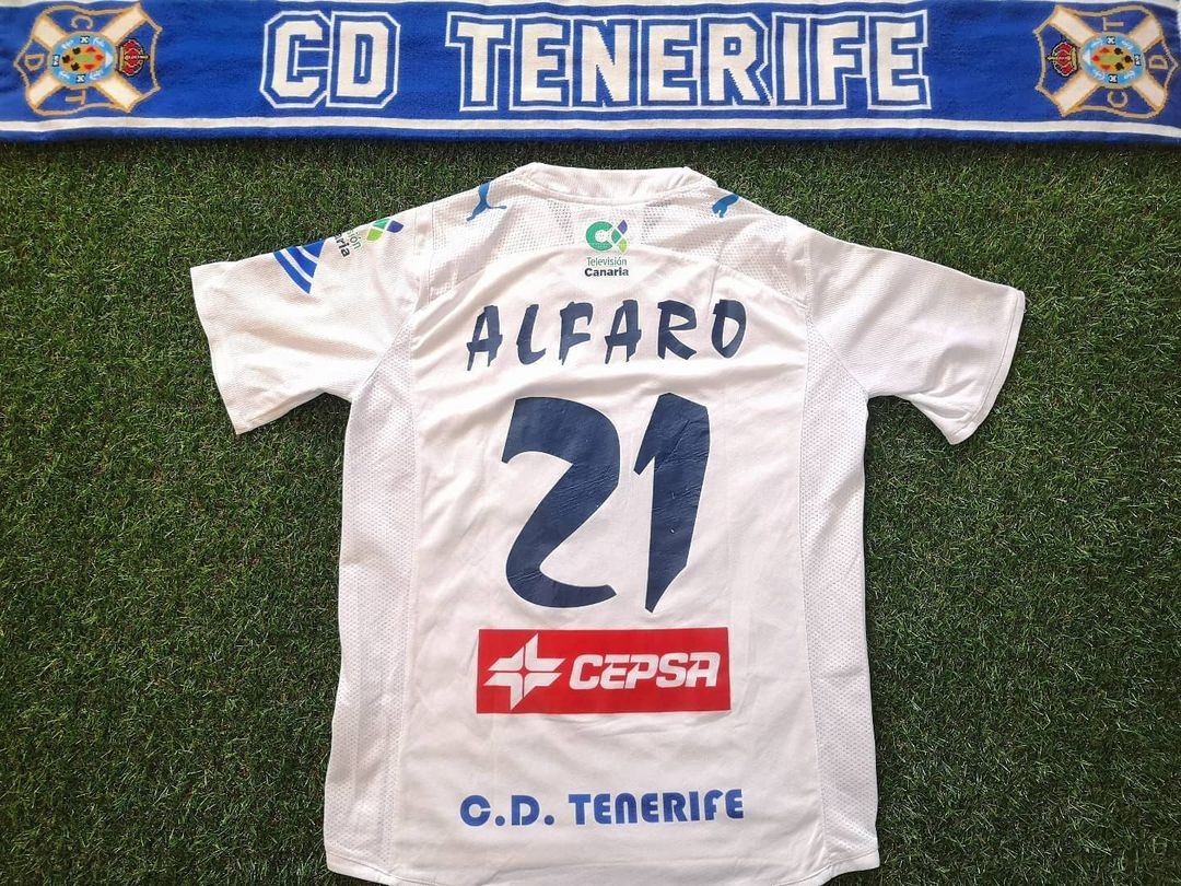 CD Tenerife 2009-10 Home Kit
