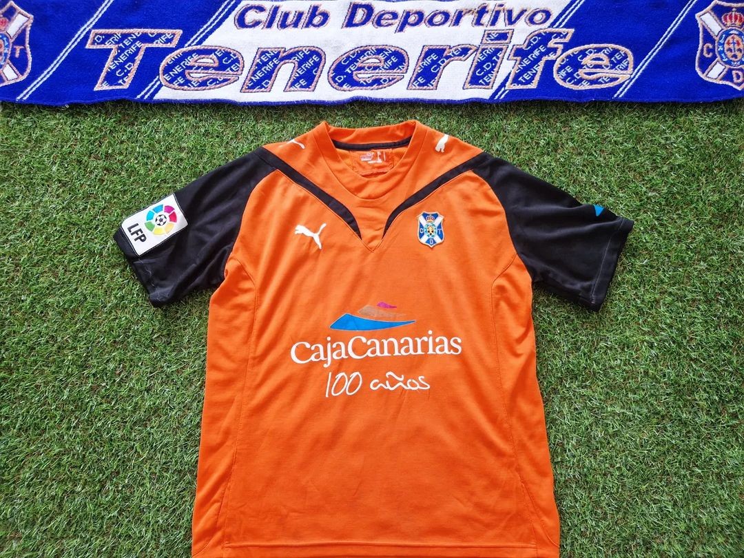 CD Tenerife 2009-10 GK Kit