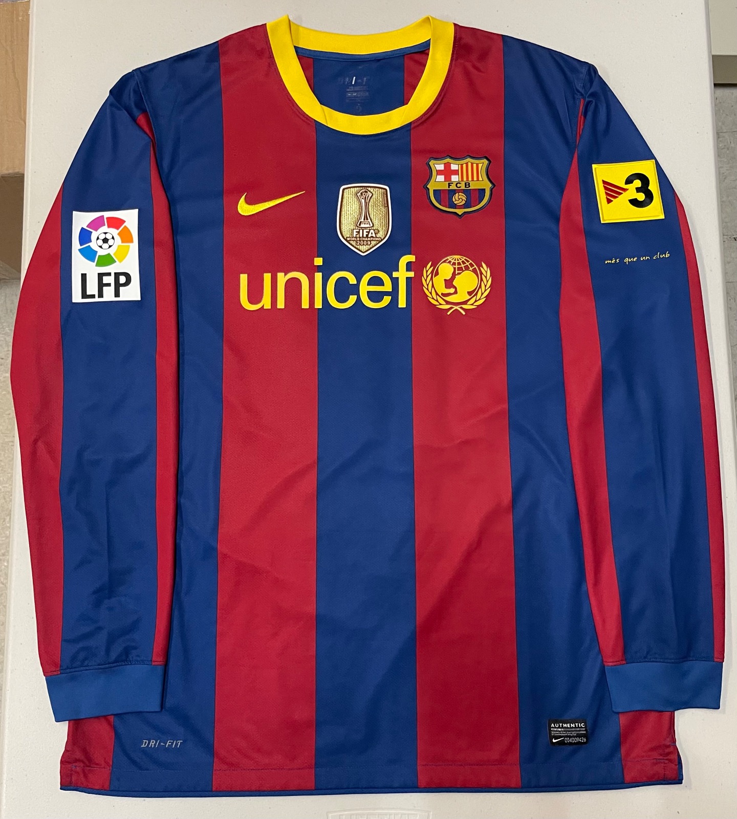FC Barcelona 2010-11 Home V2 Kit