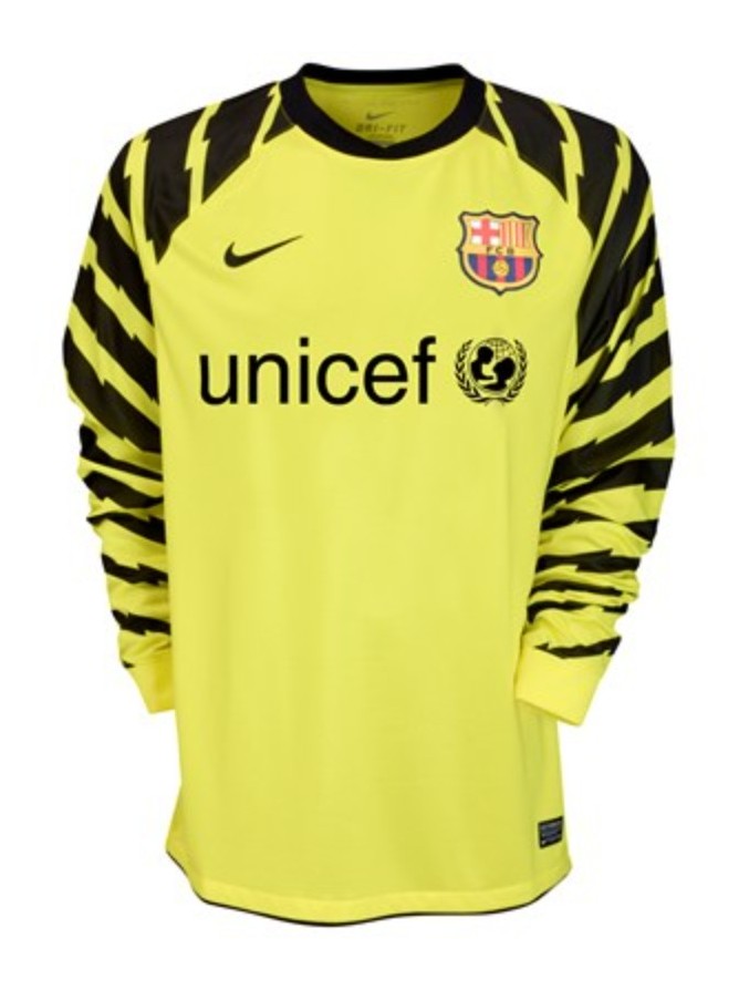 FC Barcelona 2010-11 GK 1 Kit