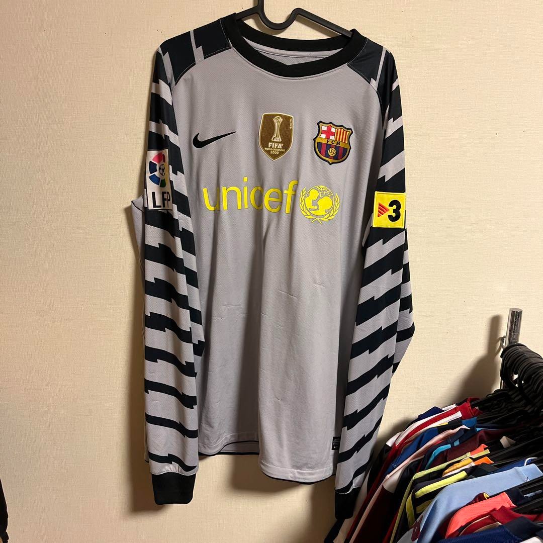 FC Barcelona 2010-11 GK 4 Kit