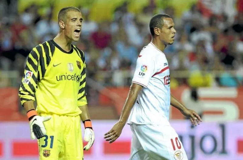 FC Barcelona 2010-11 GK 1 V2 Kit