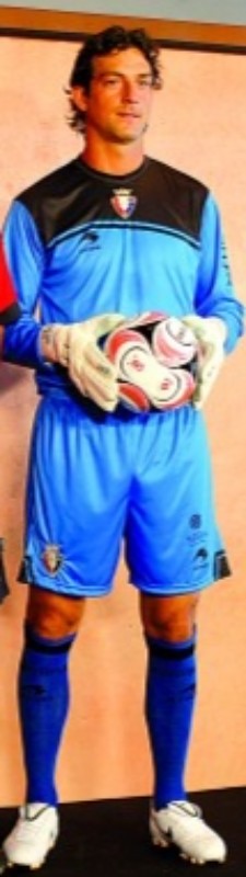CA Osasuna 2010-11 GK Kit