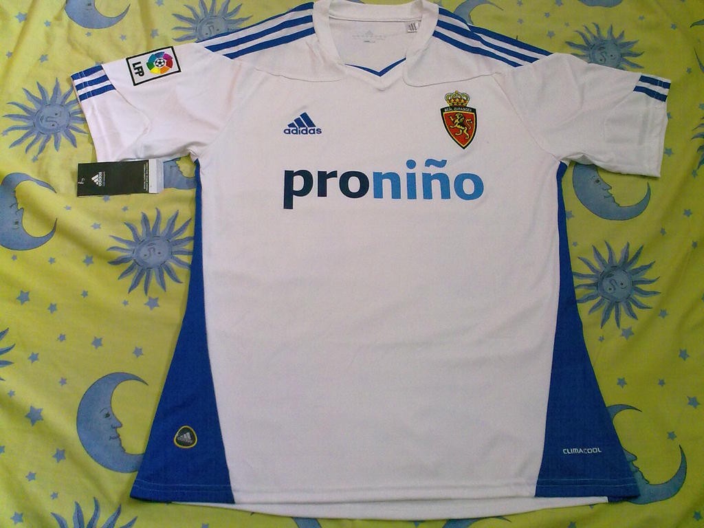 Real Zaragoza 2010-11 Home Kit