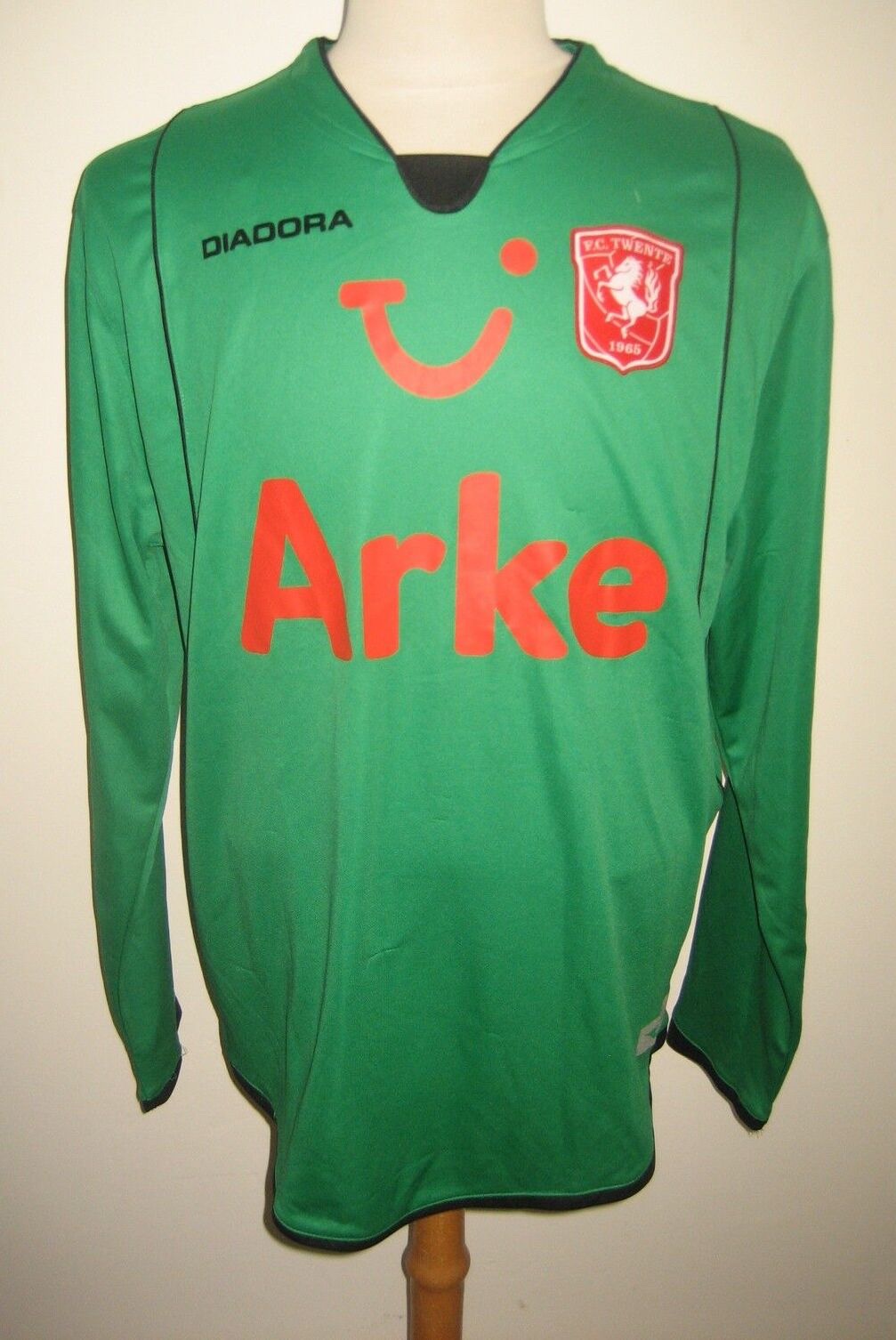 FC Twente 2008-09 GK 1 Kit