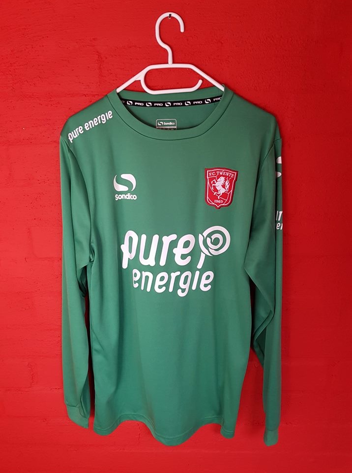 FC Twente 2016-17 GK Third Kit