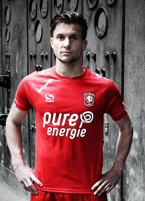 FC Twente 2017-18 Home Kit