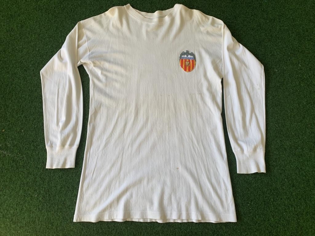 Valencia CF 1970-71 Home Kit