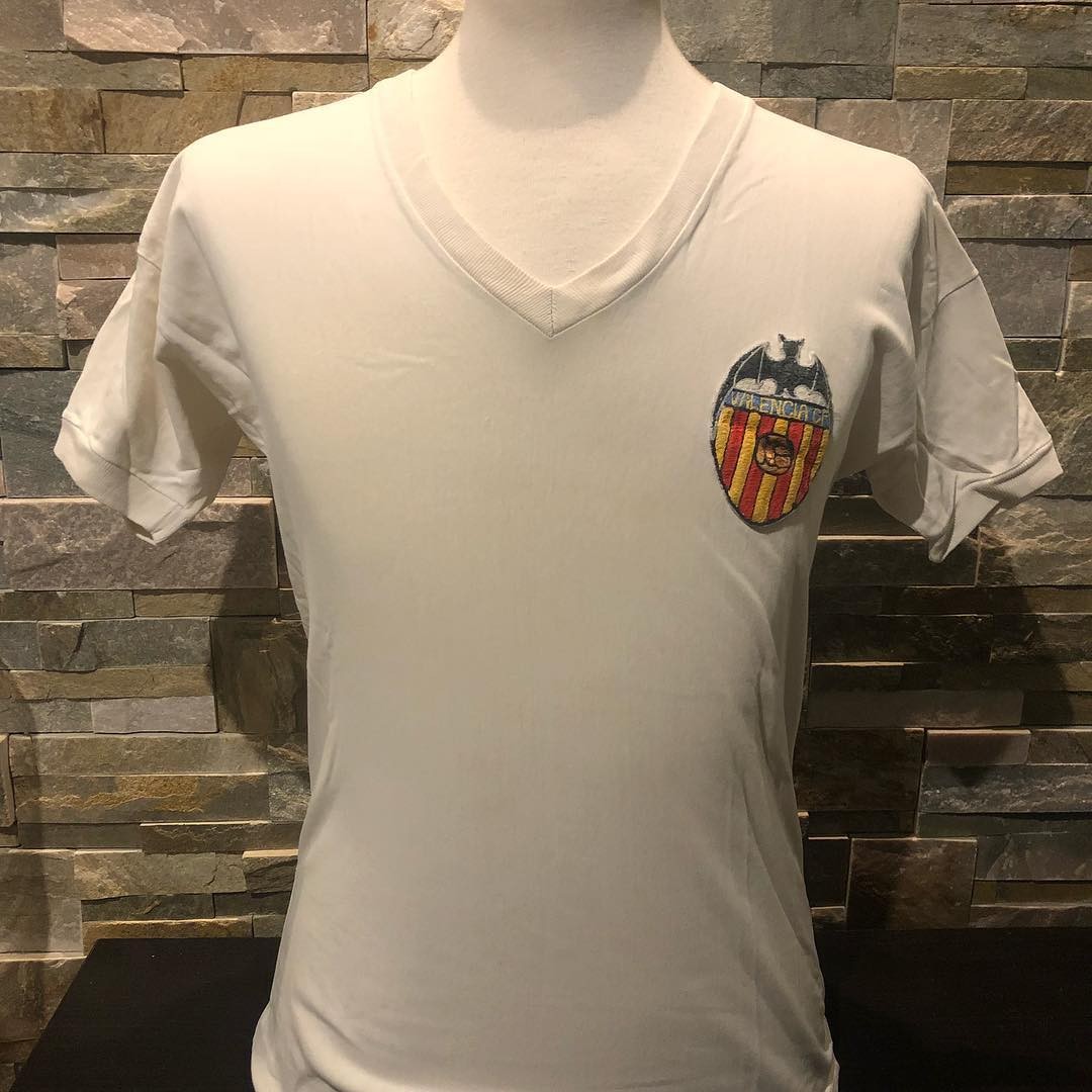 Valencia CF 1975-76 Home Kit