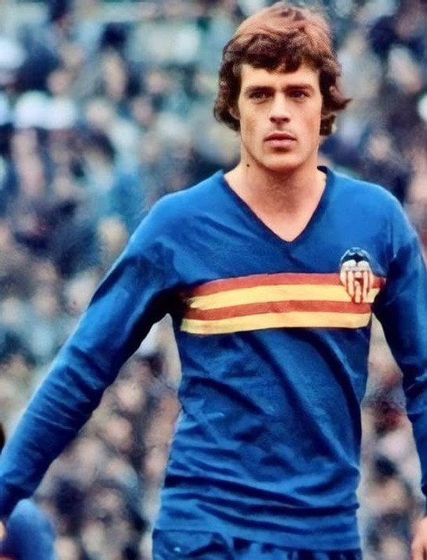 Valencia CF 1975-76 Away Kit