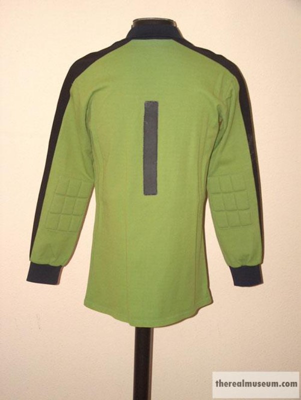 Real Madrid 1979-80 GK 1 Kit
