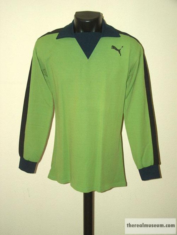 Real Madrid 1979-80 GK 1 Kit