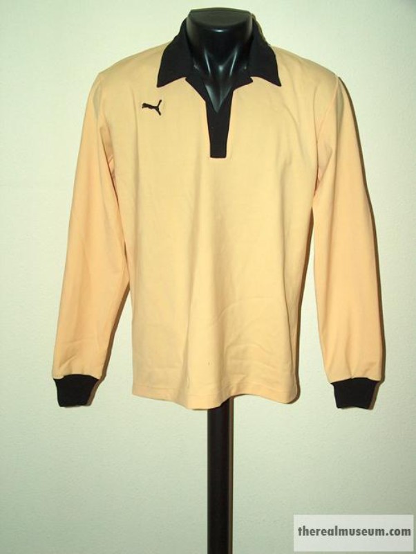 Real Madrid 1979-80 GK 4 Kit