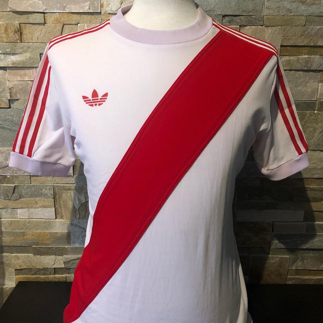 Rayo Vallecano 1979-80 Home Kit