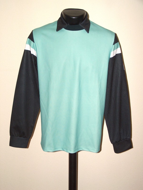 Real Madrid 1980-81 GK 2 Kit