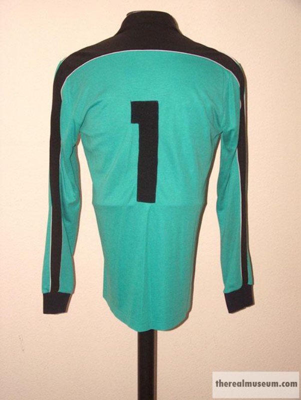 Real Madrid 1980-81 GK 4 Kit