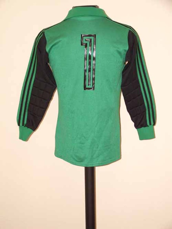 Real Madrid 1981-82 GK 5 Kit