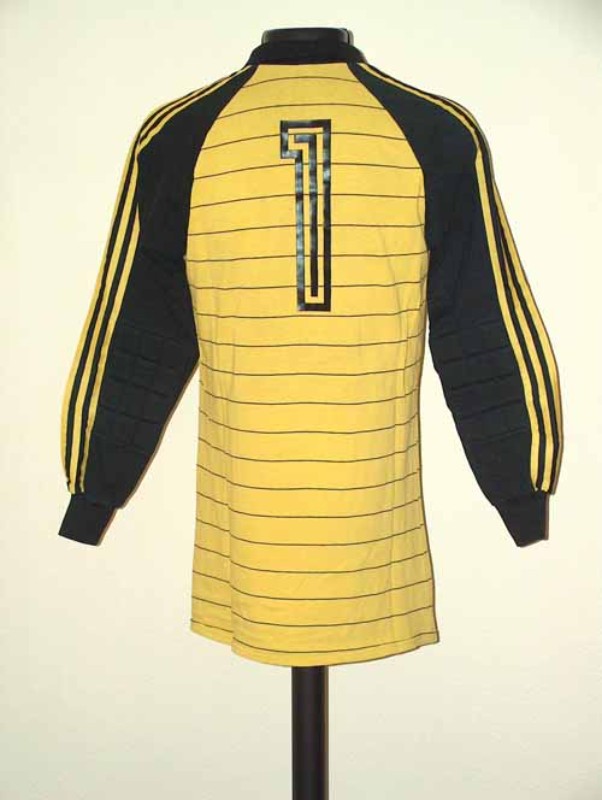 Real Madrid 1982-83 GK Fourth Kit