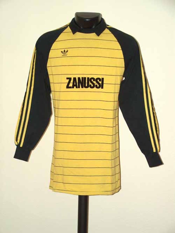 Real Madrid 1982-83 GK Fourth Kit