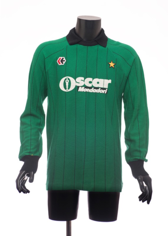 AC Milan 1984-85 GK Kit