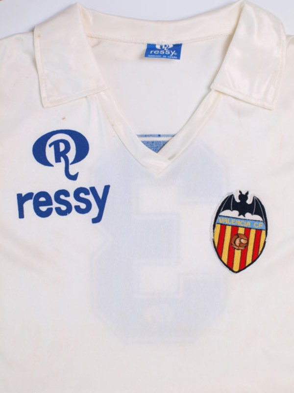 Valencia CF 1984-85 Home Kit